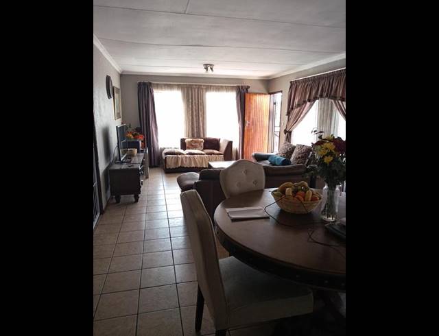 3 BEDROOM HOUSE FOR SALE IN OLIEVENHOUTBOSCH